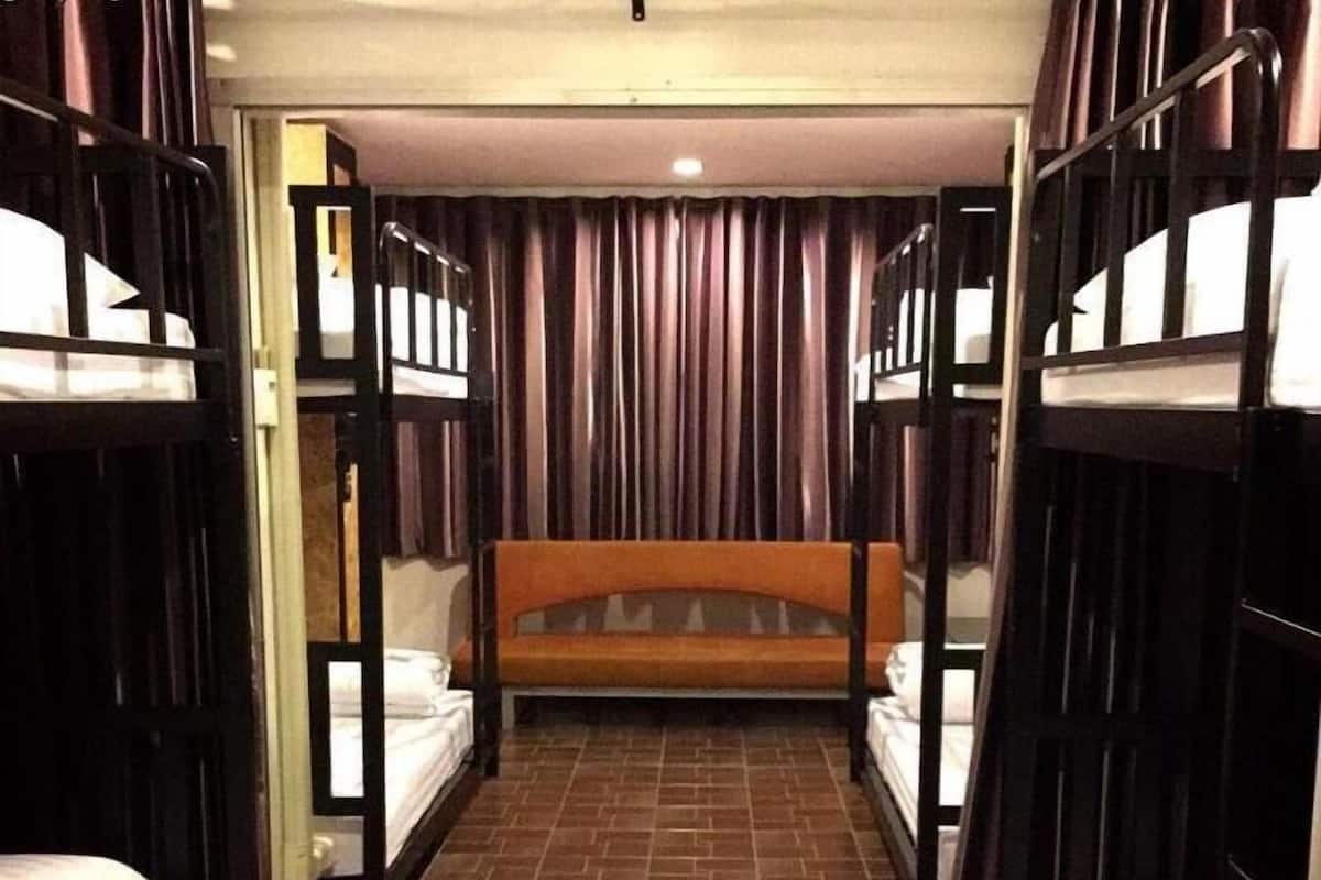 Female-8 Bed Dormitory  | Safe på rommet og wi-fi (inkludert)