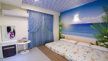 Desk, soundproofing, rollaway beds, free WiFi