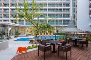 Outdoor banquet area - J Inspired Hotel Pattaya (Pattaya)