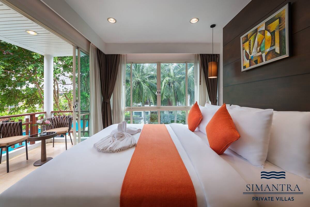 3 Bedrooms Pool Villa | Minibar với thức ăn, đồ uống miễn phí, két bảo mật tại phòng, bàn 