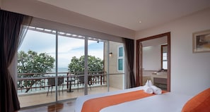 4 Bedrooms Beachfront Villa | Free minibar items, in-room safe, desk, blackout drapes - Simantra Private Villas (Cha-am)