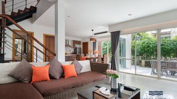 3 Bedrooms Pool Villa | Gratis produkter i minibaren, pengeskab på værelset, skrivebord