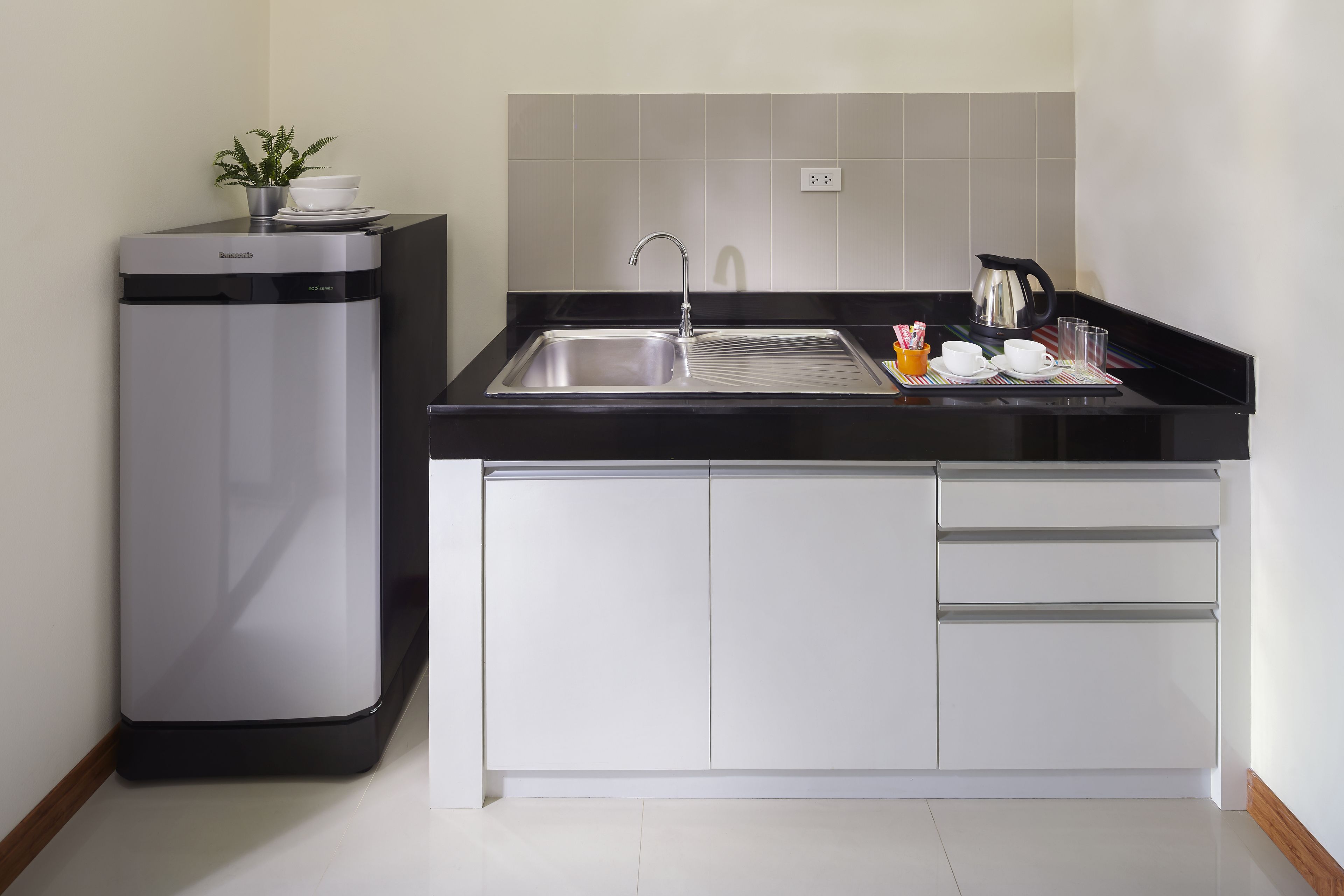 deluxe double room | private kitchenette | fridge, electric kettle