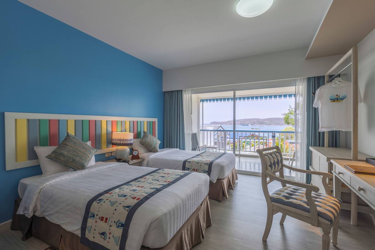 In-room safe, blackout curtains, free cots/infant beds, rollaway beds