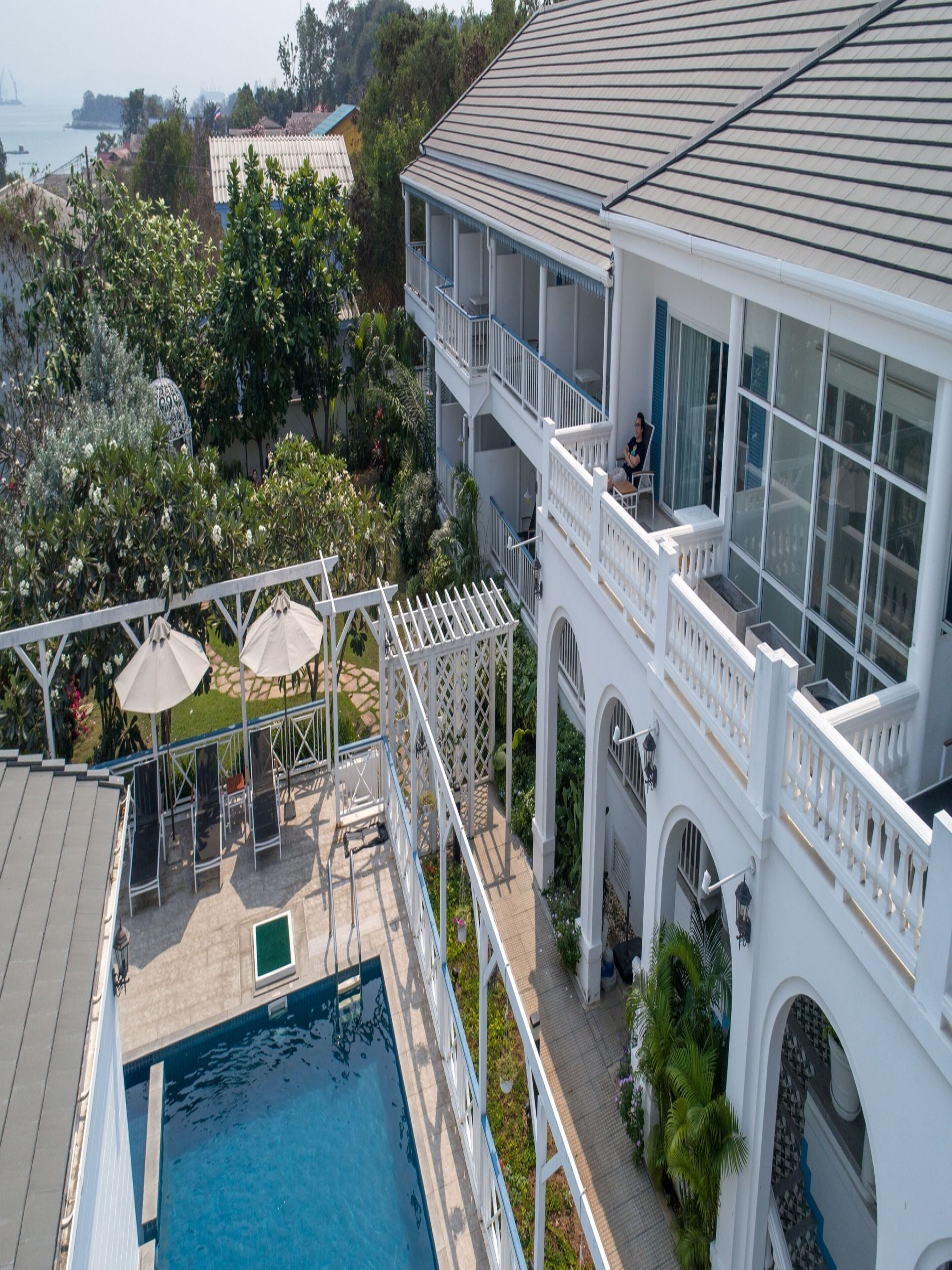 deluxe room | terrace/patio