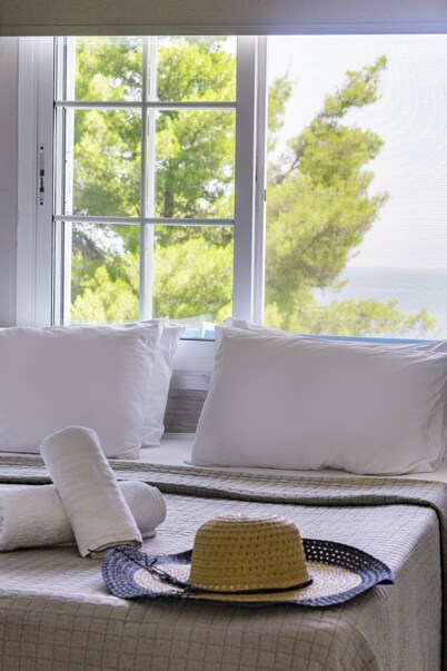 Roditsa Patritsia Apartments