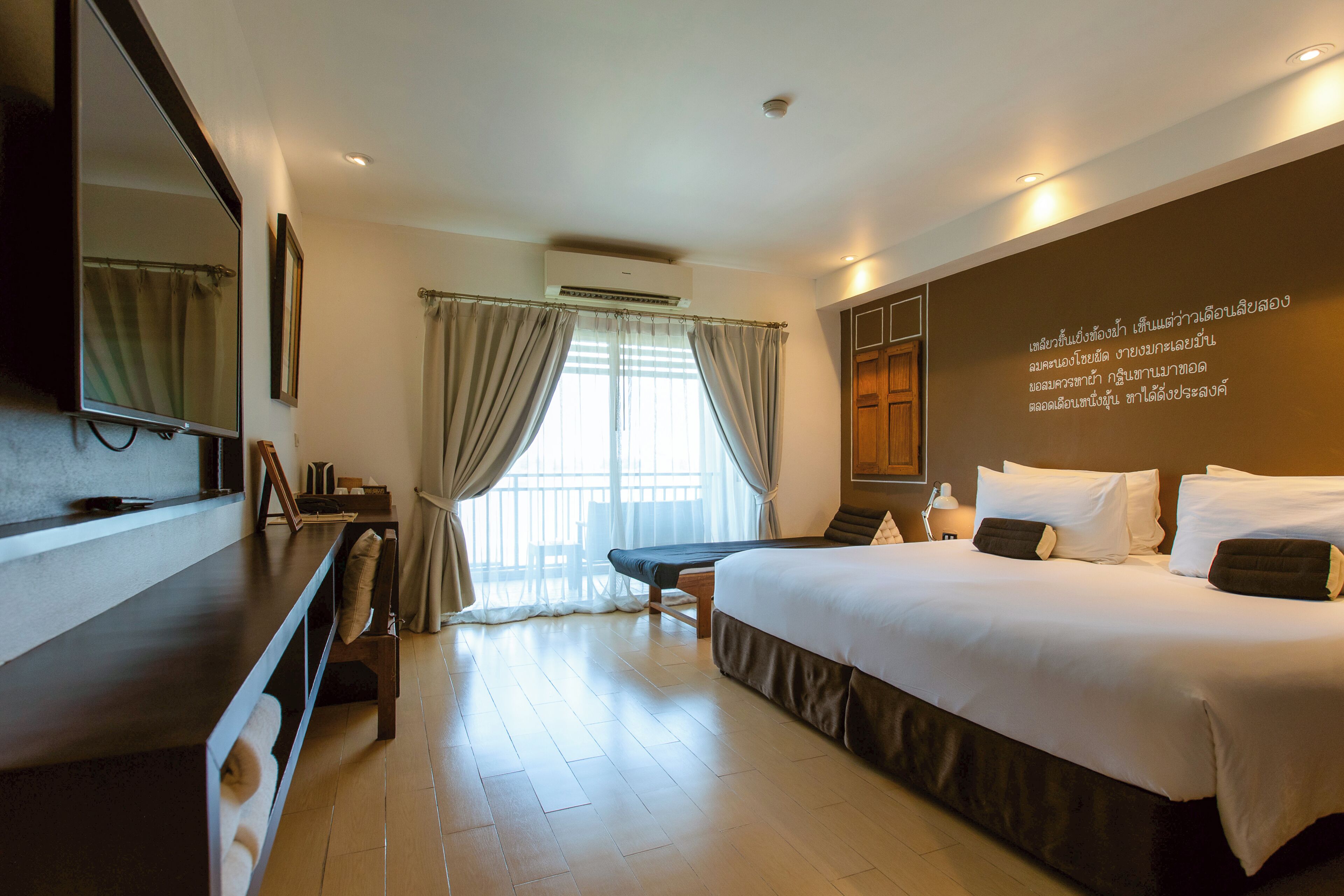 Deluxe-dobbeltværelse - søudsigt | Premium-sengetøj, senge med topmadrasser, pengeskab på værelset