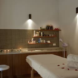 Sauna, tina de hidromasaje, baño de vapor y baño turco o hammam