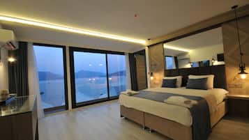 Premium bedding, minibar, individually furnished, blackout drapes