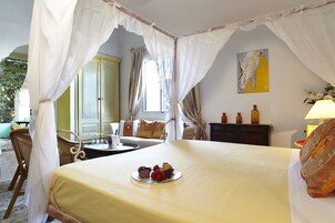 Ropa de cama de alta calidad, escritorio y cunas gratuitas 