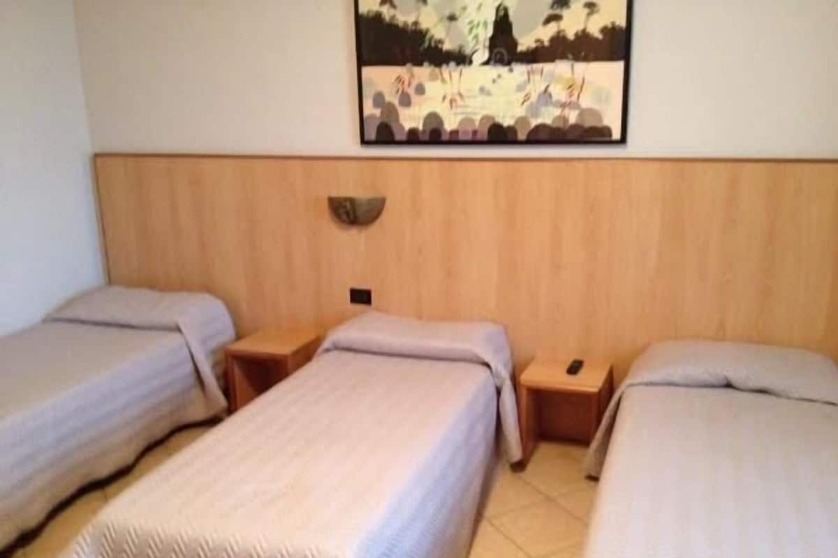 Triple Room | Desk, cribs (free), rollaway beds (surcharge), WiFi (free)