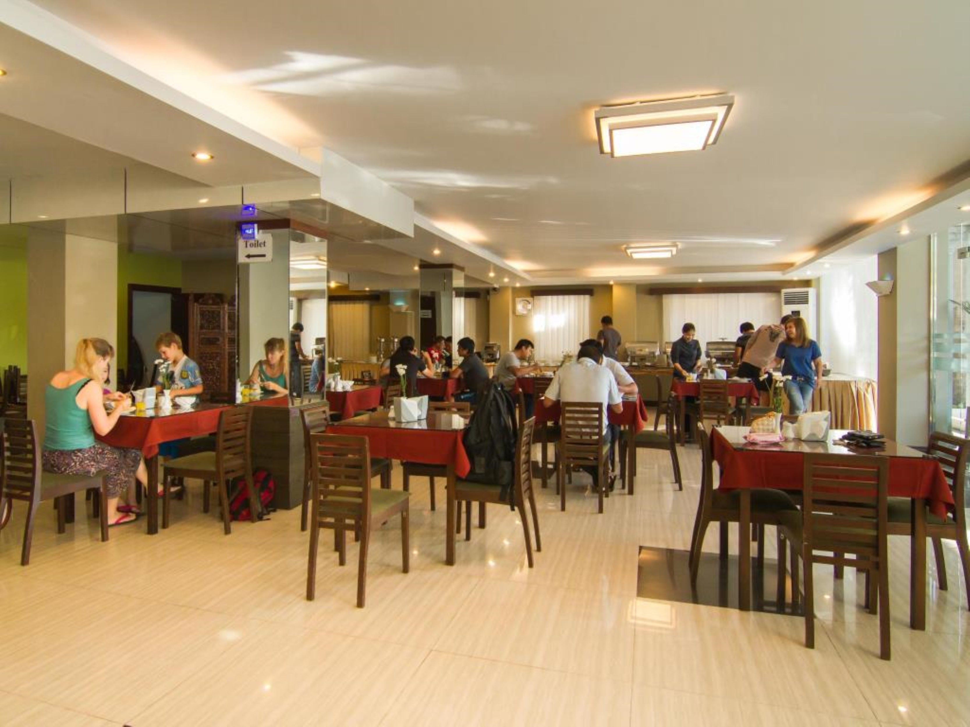 breakfast, lunch, dinner served; chinese cuisine