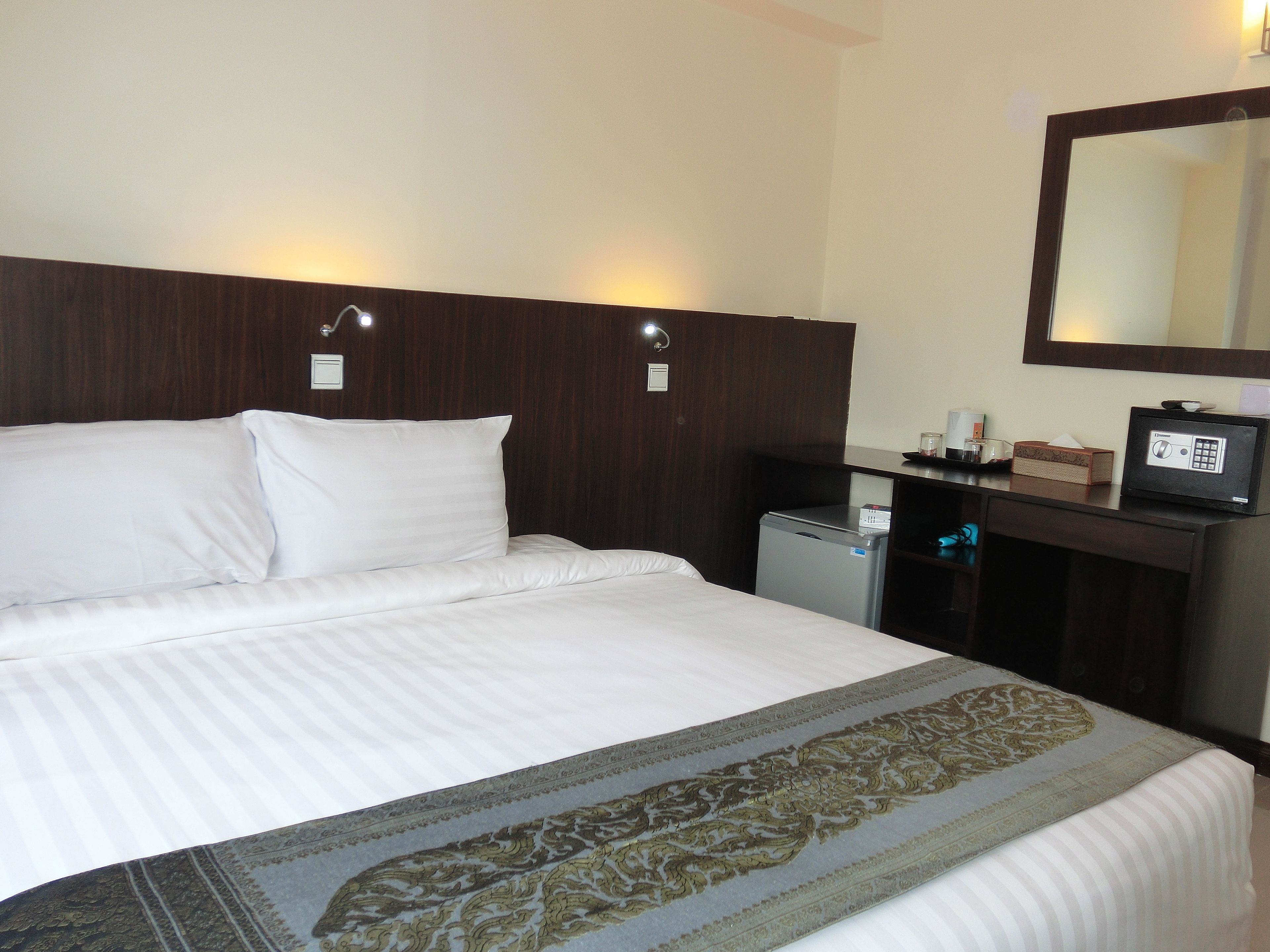 minibar, in-room safe, desk, blackout curtains