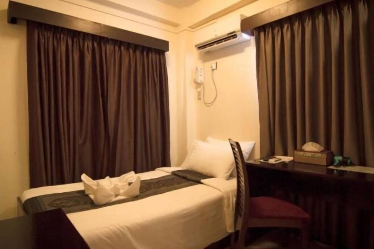 Minibar, in-room safe, desk, blackout drapes