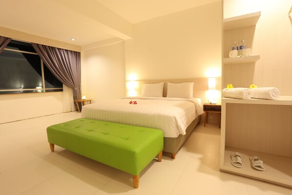 Habitación Deluxe | Ropa de cama de alta calidad, escritorio y wifi gratis 