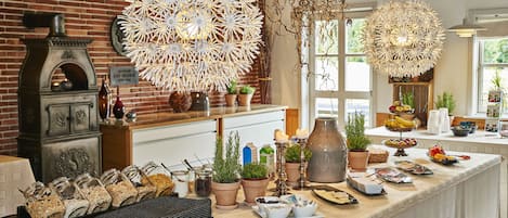 Desayuno buffet diario (DKK 125 por persona)