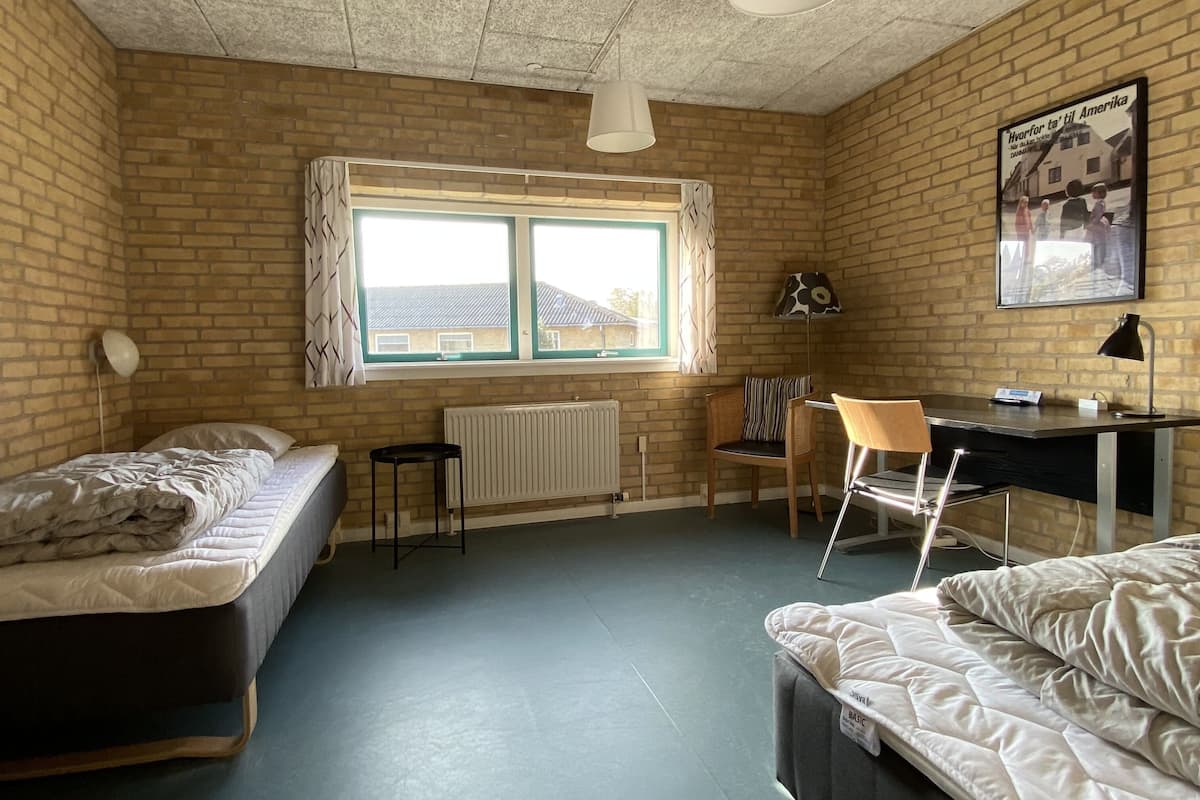 Bureau, chambres insonorisées, Wi-Fi gratuit