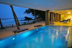 Indoor pool - Sayura Beach Hotel (Unawatuna)
