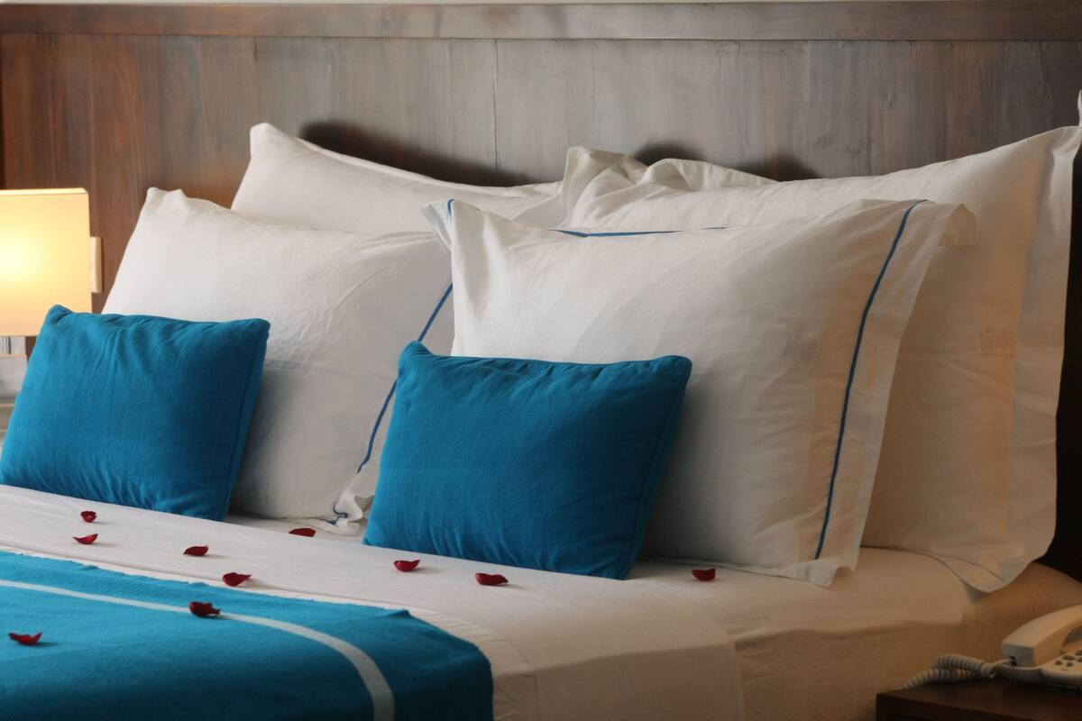Ropa de cama de alta calidad y minibar