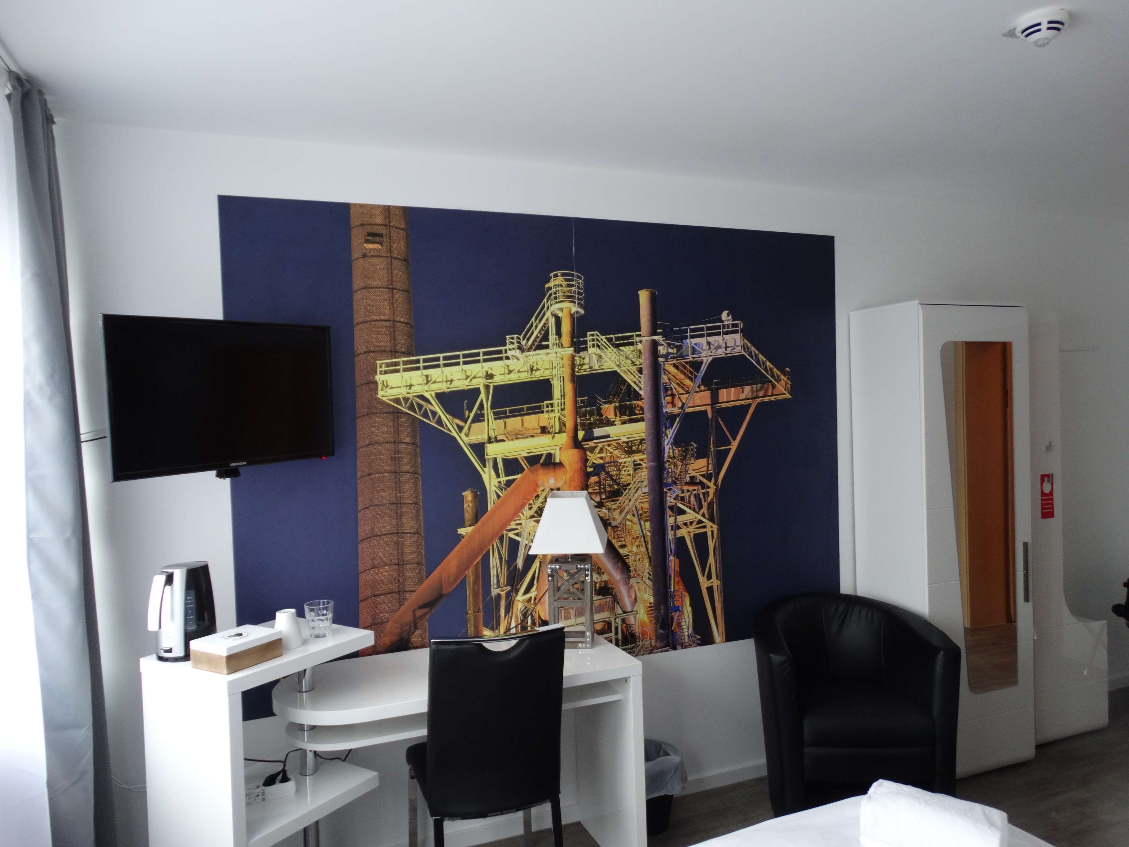 1 bedroom, in-room safe, individually decorated, desk