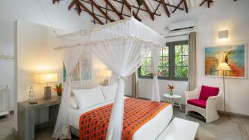 Kurumba House | Hochwertige Bettwaren, Zimmersafe, individuell dekoriert