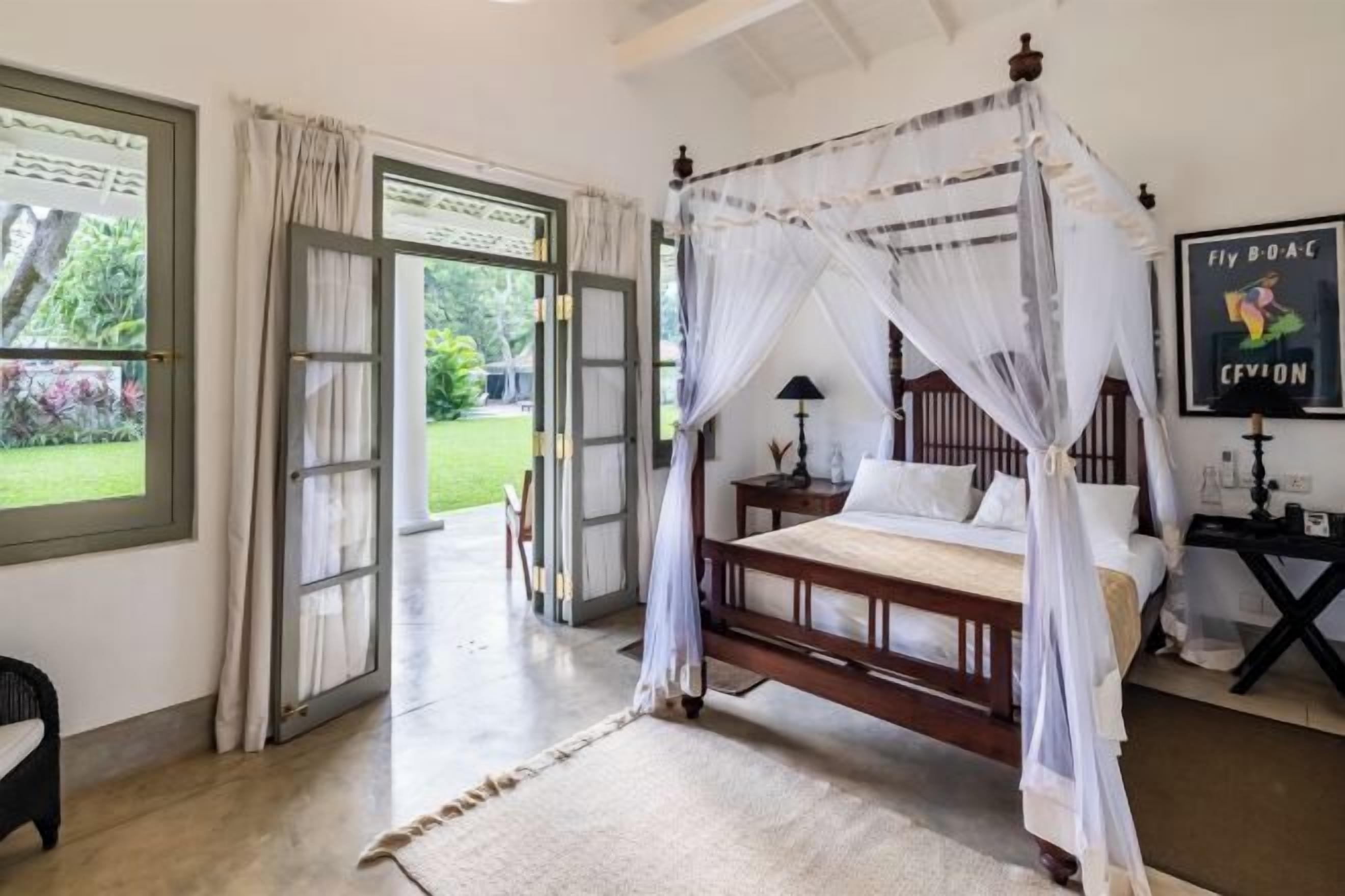 Hochwertige Bettwaren, Zimmersafe, individuell dekoriert