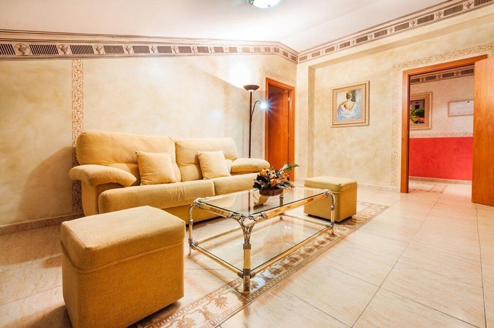 minibar, desk, soundproofing, rollaway beds