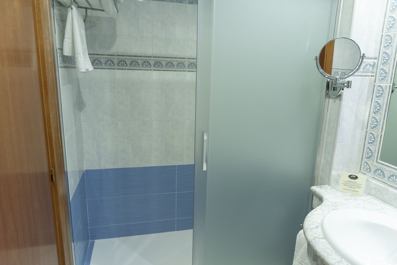 bathtub, free toiletries, hair dryer, bidet