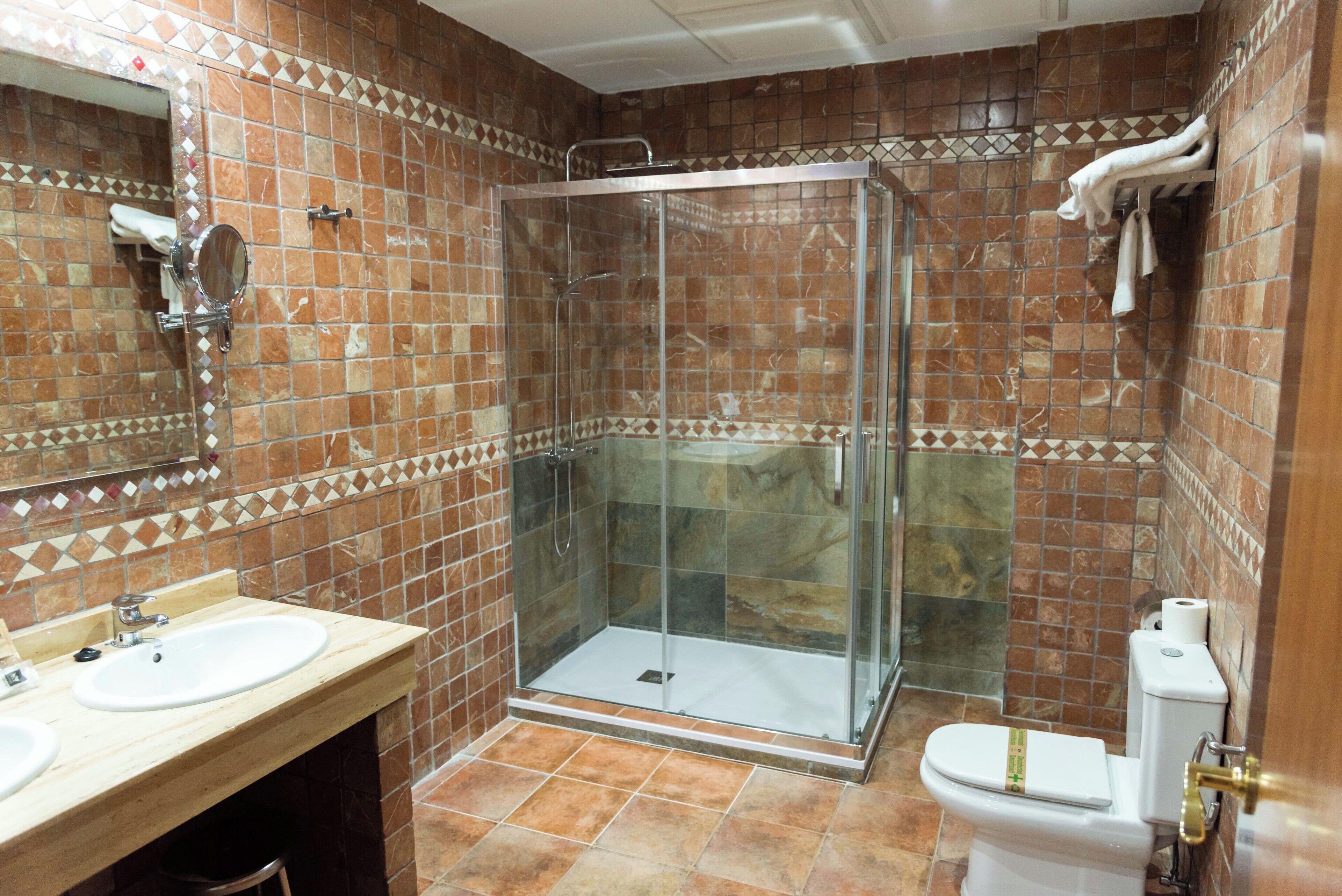 deluxe suite | minibar, desk, soundproofing, rollaway beds