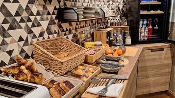 Daily buffet breakfast (EUR 9.80 per person)