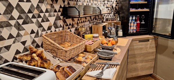 Daily buffet breakfast (EUR 9.80 per person)