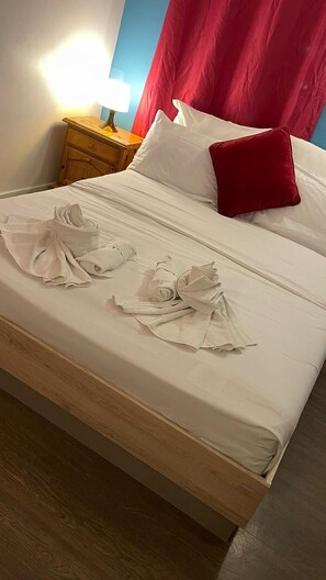 Basic Double Room, 1 Double Bed | Premium bedding, desk, blackout drapes, soundproofing