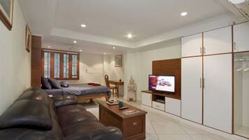 Studio | Peti besi dalam bilik, seterika/papan seterika, Wi-fi percuma