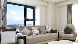 Penthouse | Desk, iron/ironing board, WiFi (free) - Mari Rezidans Apartments (Istanbul)