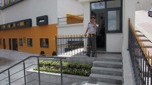 Interior entrance - Mari Rezidans Apartments (Istanbul)