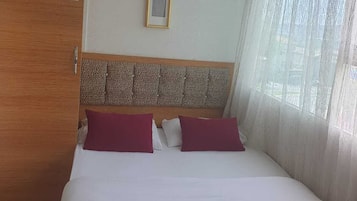 Ekonomik Cift Kisilik Oda | 1 bedroom, Egyptian cotton sheets, premium bedding, down comforters