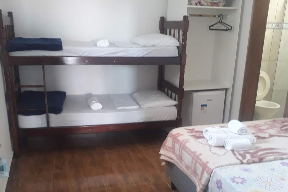1 habitación, decoración personalizada y muebles diferentes