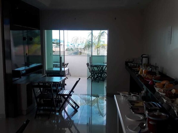 Free daily buffet breakfast