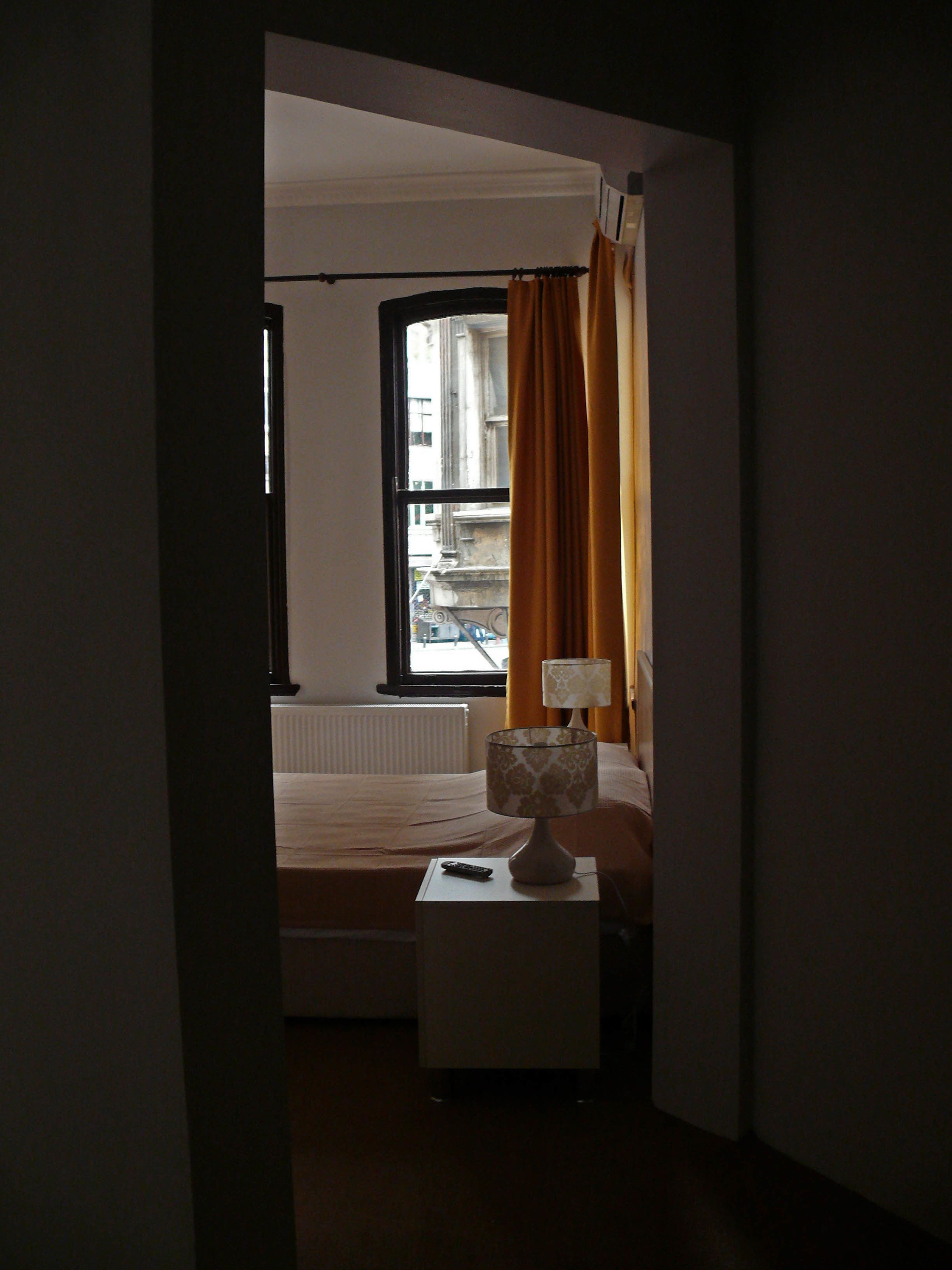 客房內保險箱、書桌、隔音、免費無線上網