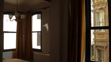 In-room safe, desk, soundproofing, free WiFi