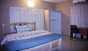 Premium bedding, minibar, in-room safe, desk
