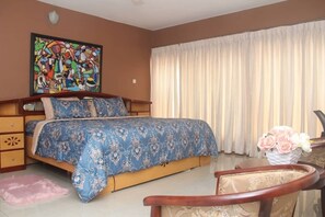Premium bedding, minibar, in-room safe, desk - Valleystreams Hotel (Janman)