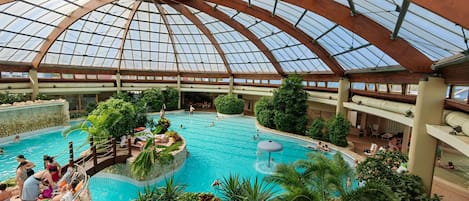 Sauna seca, tratamentos faciais, manicure e pedicure