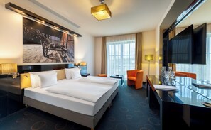 Safe på rommet, skrivebord, barnesenger (inkludert) og wi-fi