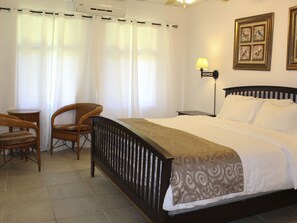 Chambre Deluxe, 1 très grand lit, vue montagne