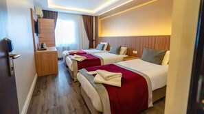 Minibar, in-room safe, desk, free WiFi - Hotel Diana (Istanbul)