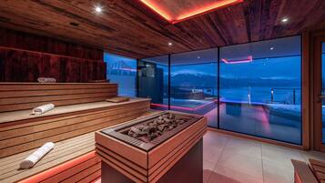 Turkkilainen sauna, vartalohoitoja, hydroterapiaa, aromaterapiaa