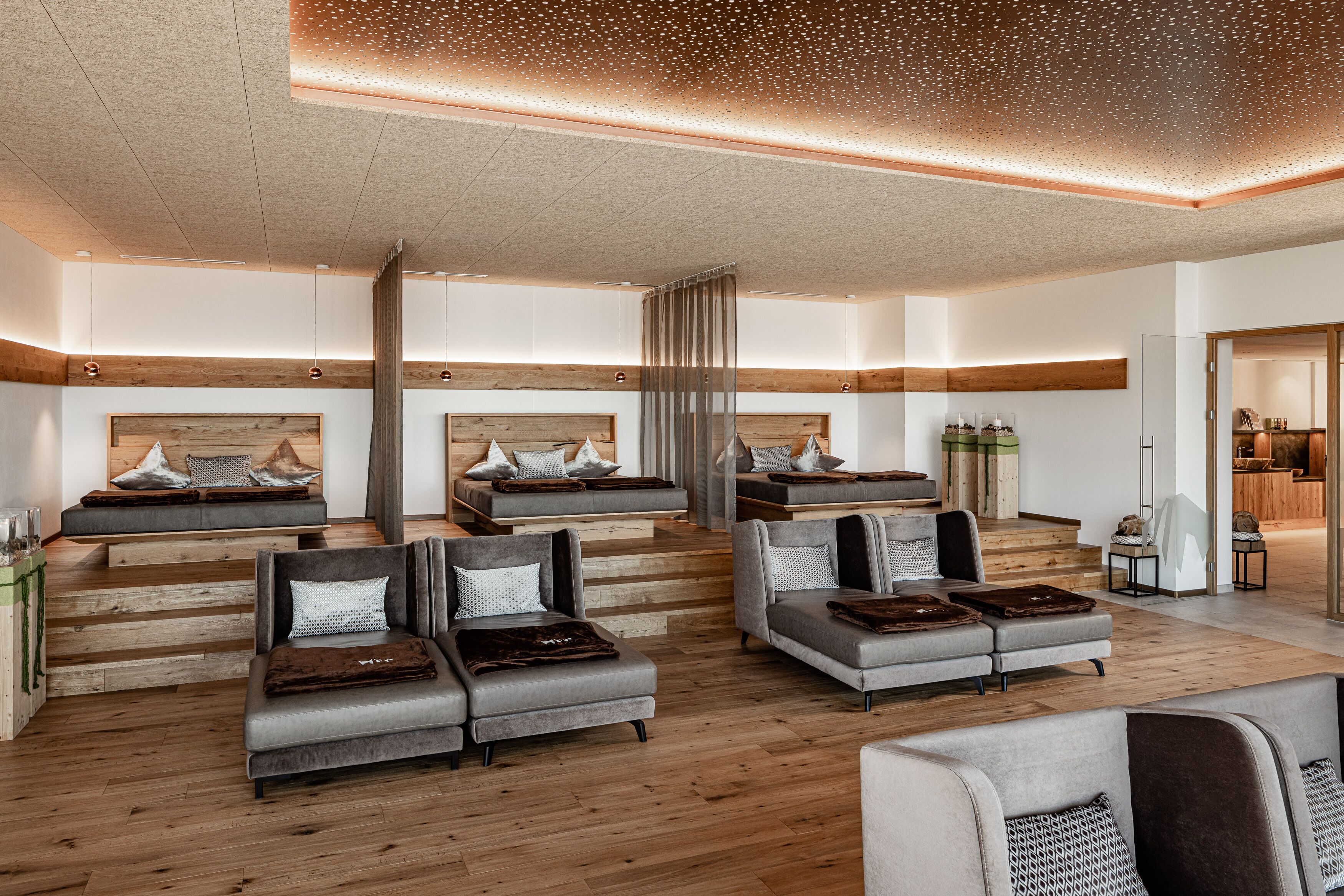 Turkish bath/hammam, body treatments, hydrotherapy, aromatherapy