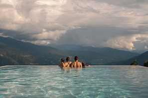 2 indoor pools, outdoor pool, open 7:00 AM to 7:00 PM, free pool cabanas