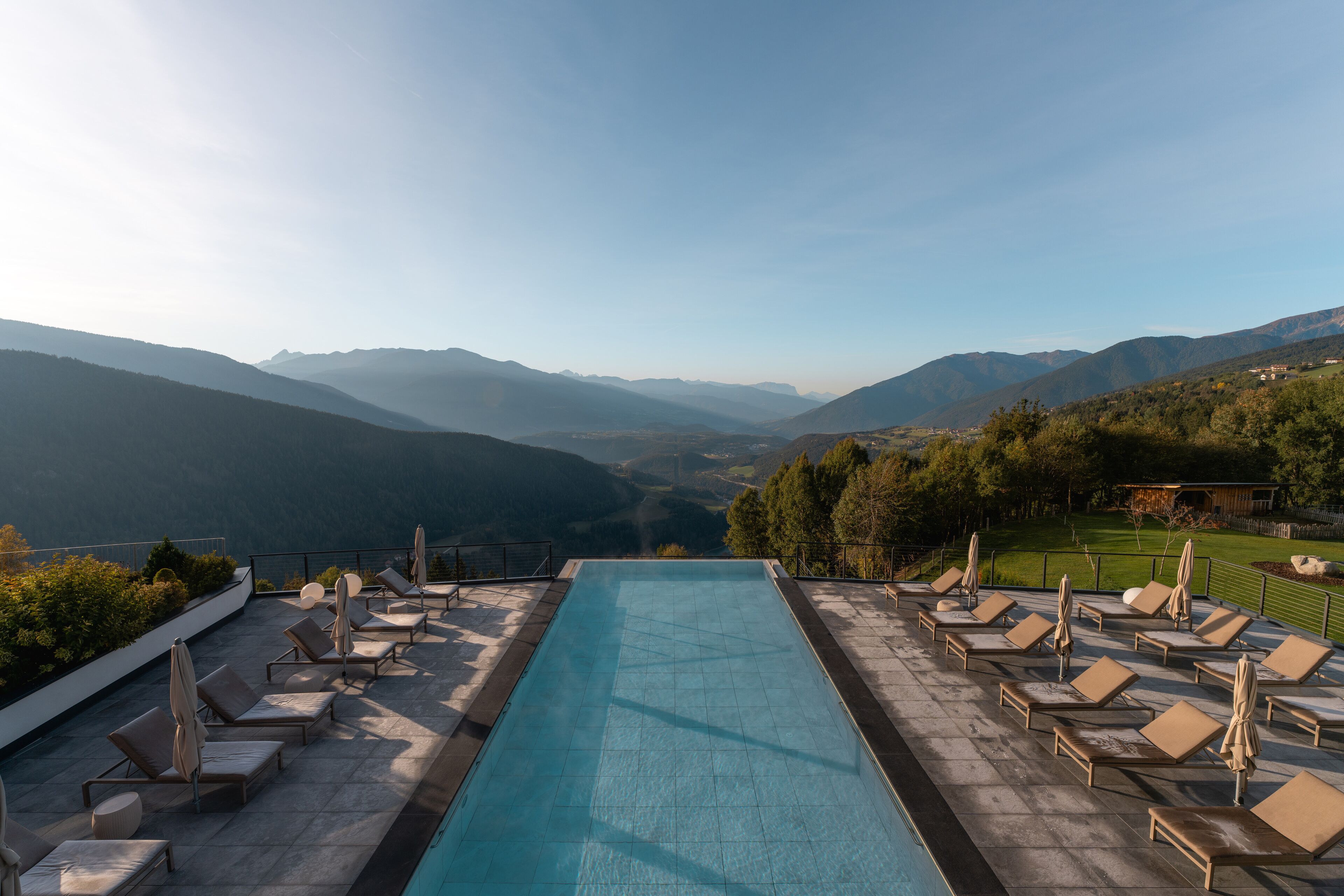 2 indoor pools, outdoor pool, open 7:00 AM to 7:00 PM, free pool cabanas